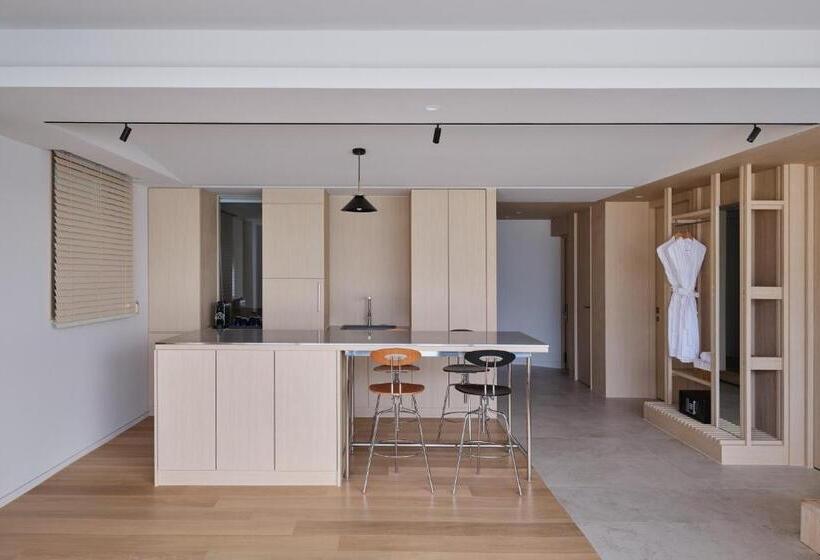 Suite with Terrace, B Amu