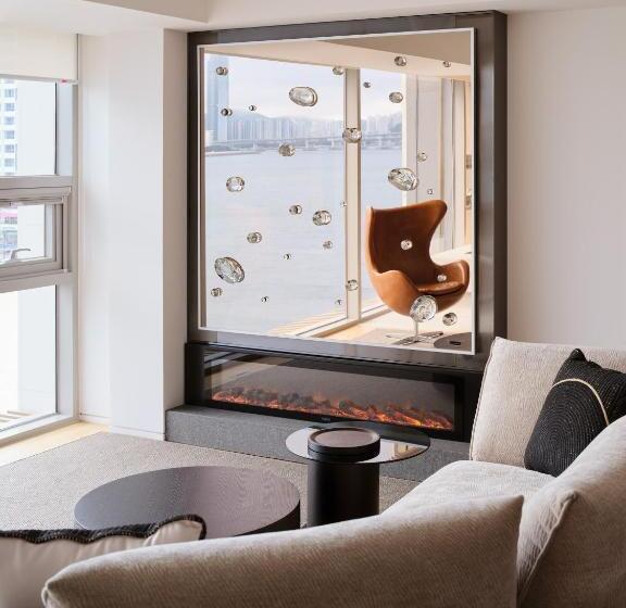 Suite with Terrace, B Amu