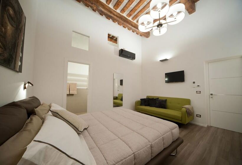 اتاق استاندارد سه نفره, Sotrani