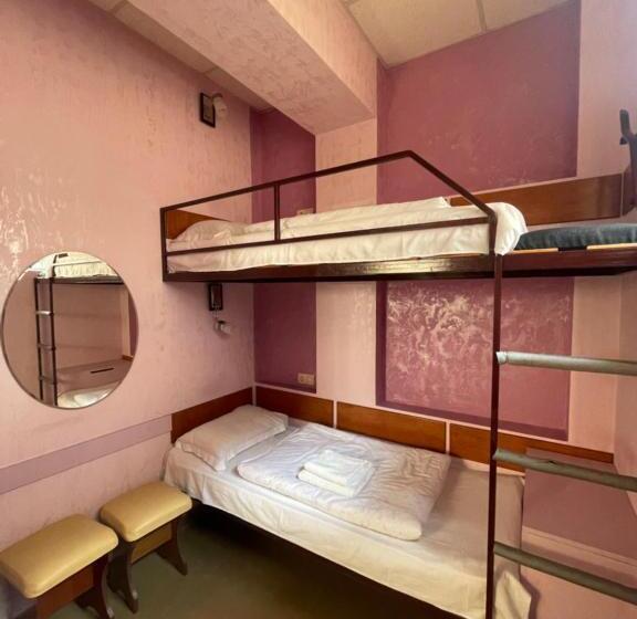 استودیوی استاندارد, Downtown B&b