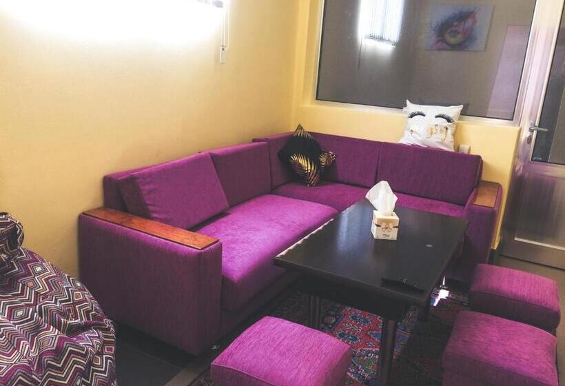 Economy Triple Room, Downtown B&b