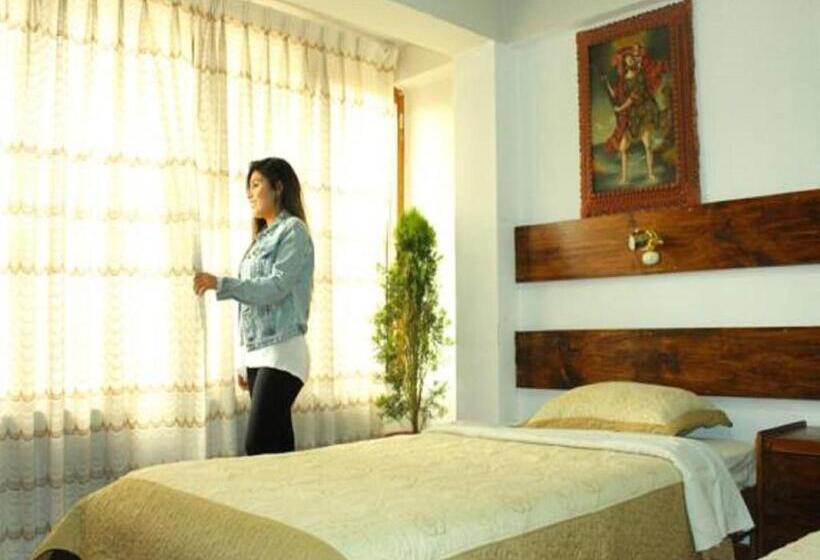 חדר סטנדרט לשלושה, Kennedy Guest House