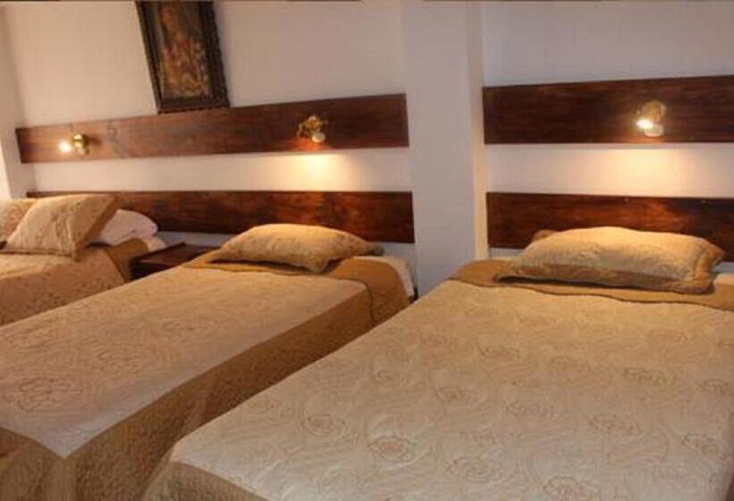 חדר סטנדרט לארבעה, Kennedy Guest House