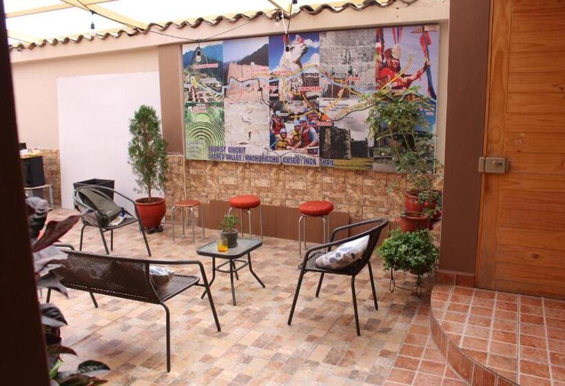 חדר משפחתי, Kennedy Guest House