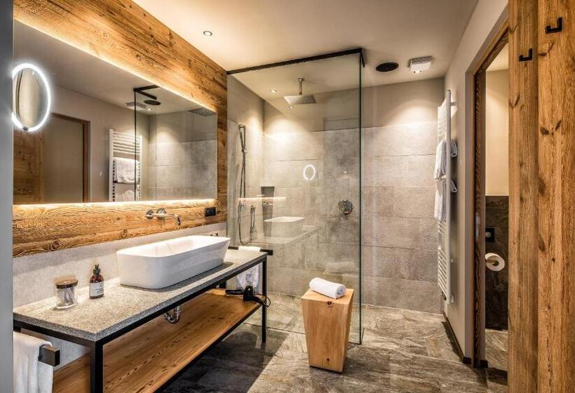 Полулюкс с Балконом, My Arbor   Plose Wellness