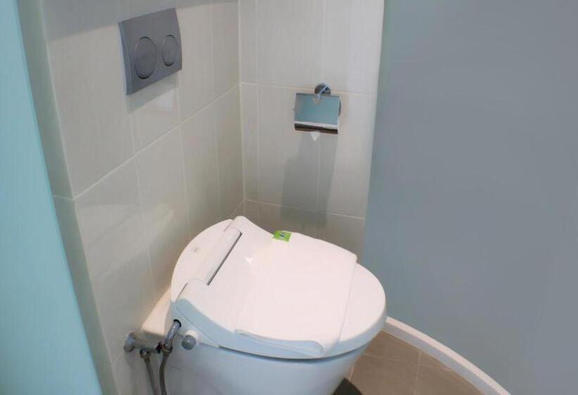 スイート, Pop! Hotel Solo