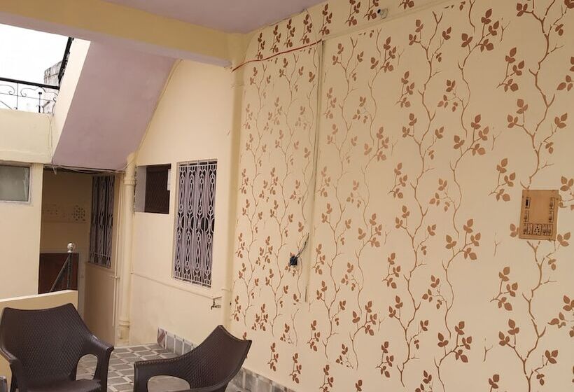 اتاق اکونومی, Vacation
