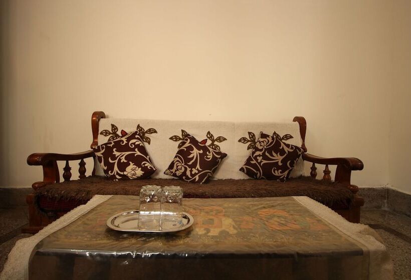 豪华房间, Vacation