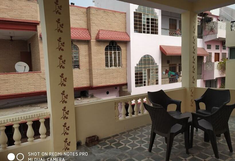 豪华房间, Vacation