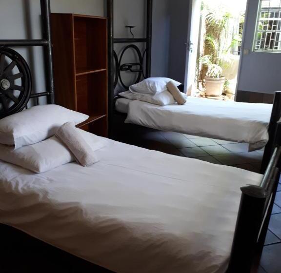 اتاق استاندارد, Puccini House