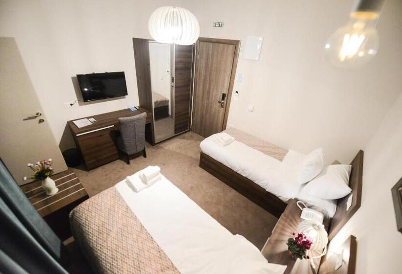 اتاق لوکس, Cara 28