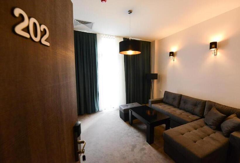 آپارتمان 1 خوابه با بالکن, Cara 28