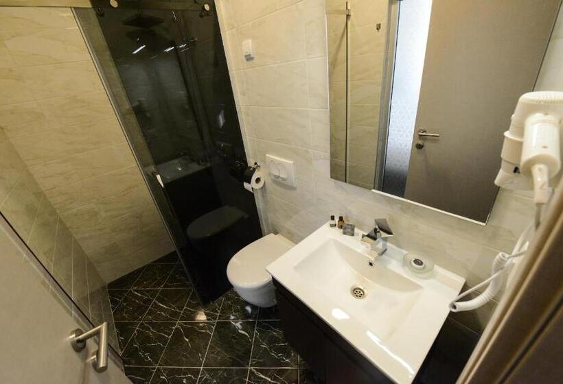 آپارتمان 1 خوابه با بالکن, Cara 28