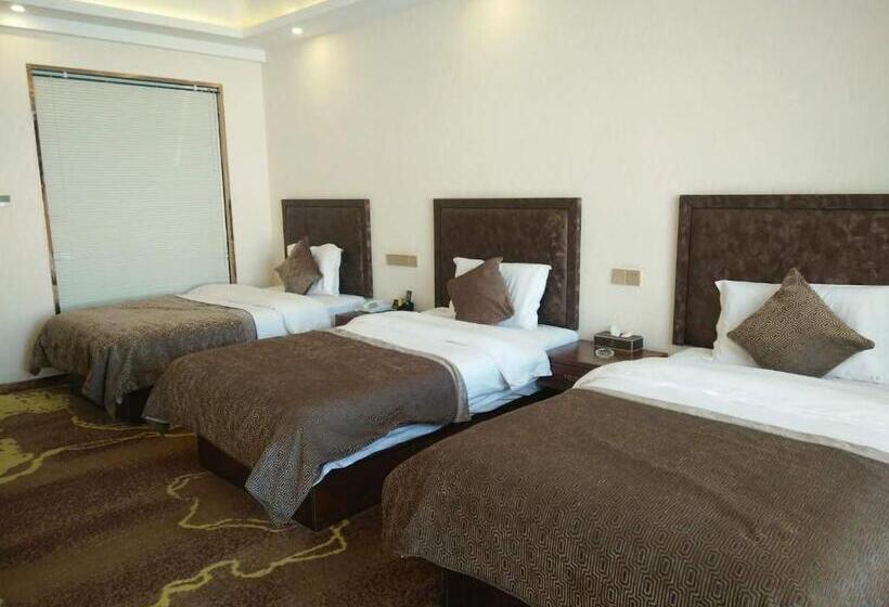 חדר סטנדרט לשלושה, Dunhuang Dasheng Vacation