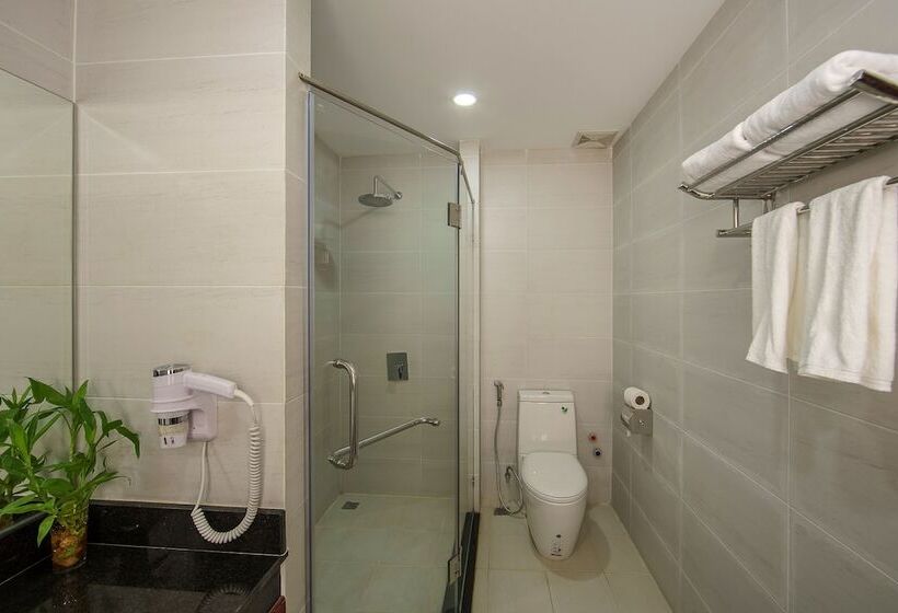 غرفة ديلوكس سرير كينج مطلة على المدينة, The Amazing Residence