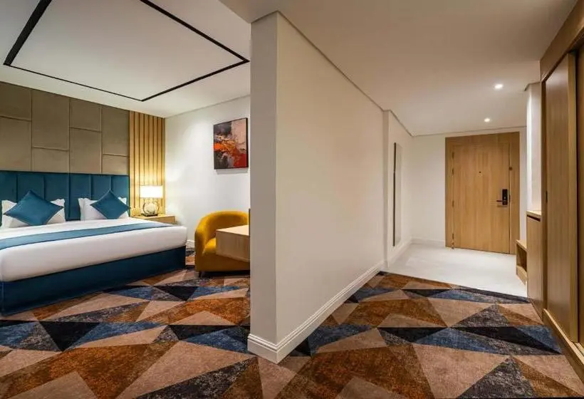 キングサイズベッドのデラックスルーム, Al Qasr Hotel   Al Rabwa