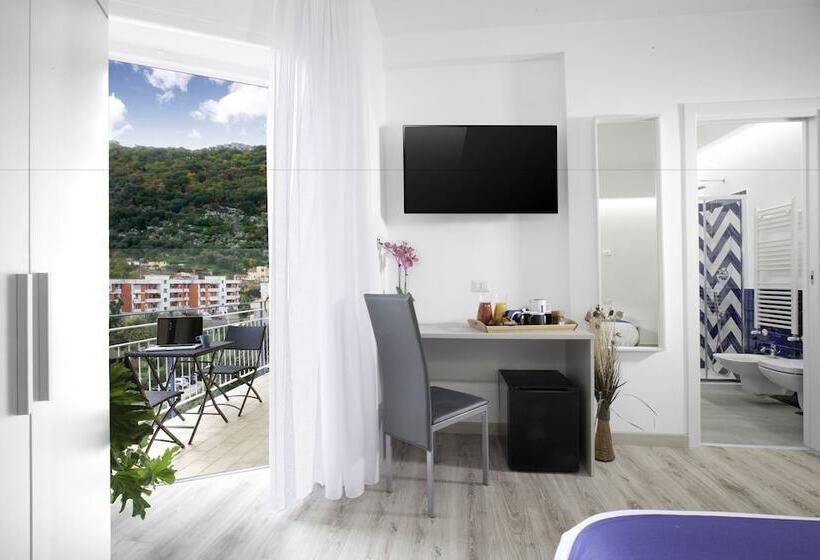 Полулюкс, Sirocco Suites