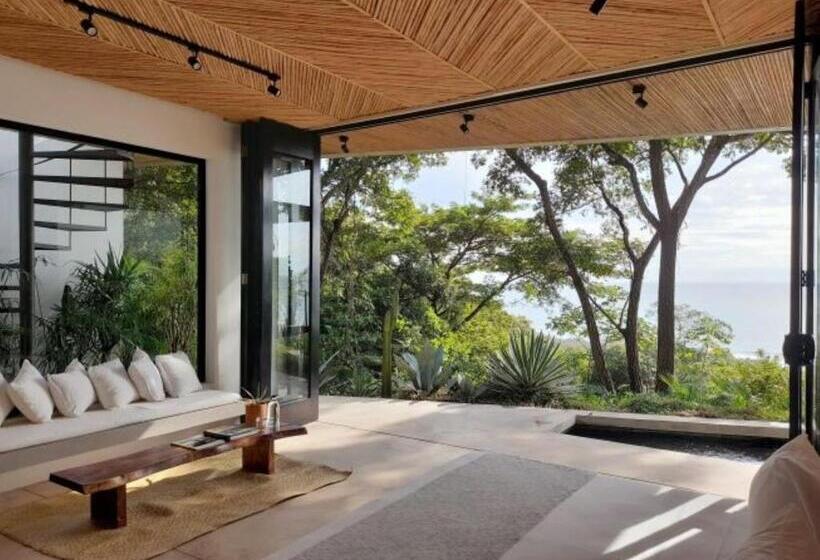 带大床的高级房间, Mint Santa Teresa   Adults Only