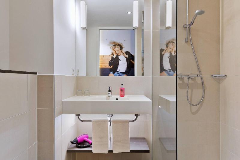 غرفة قياسية, Moxy Amsterdam Houthavens