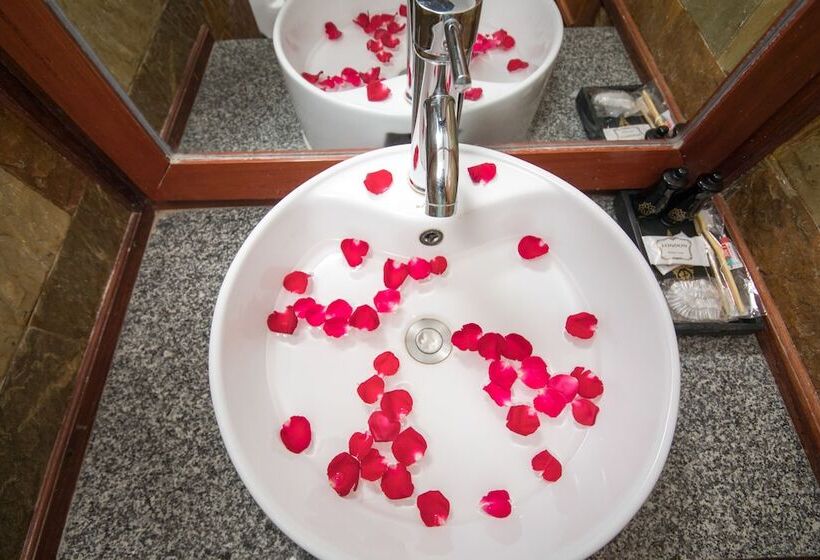 اتاق لوکس با چشم‌انداز, Temple View Bagan