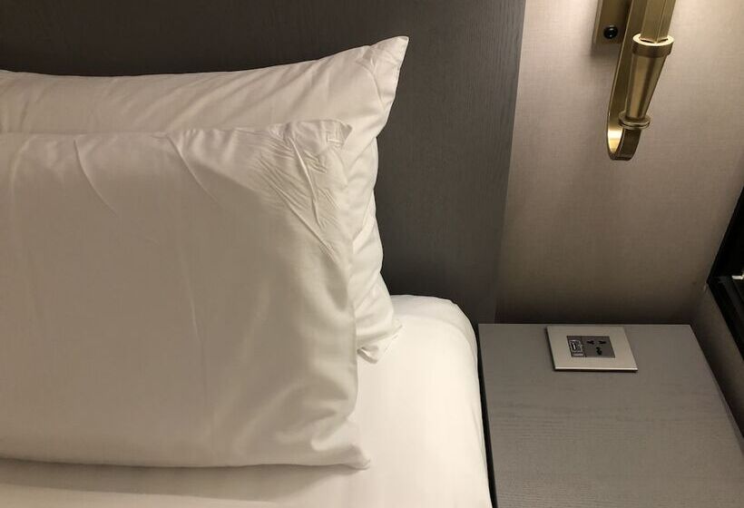 Cameră Superioară, The State Sunyu