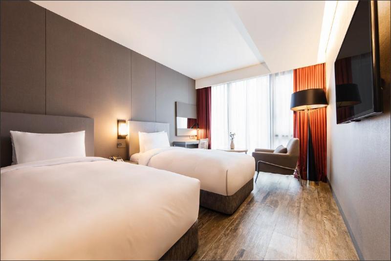 Cameră Superioară, The State Sunyu