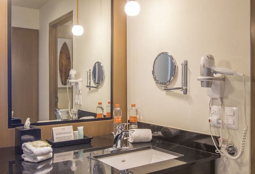 带特大床的豪华房间, Torre Lucerna Hotel Ensenada