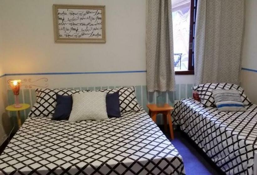 套房, Hostel Lares