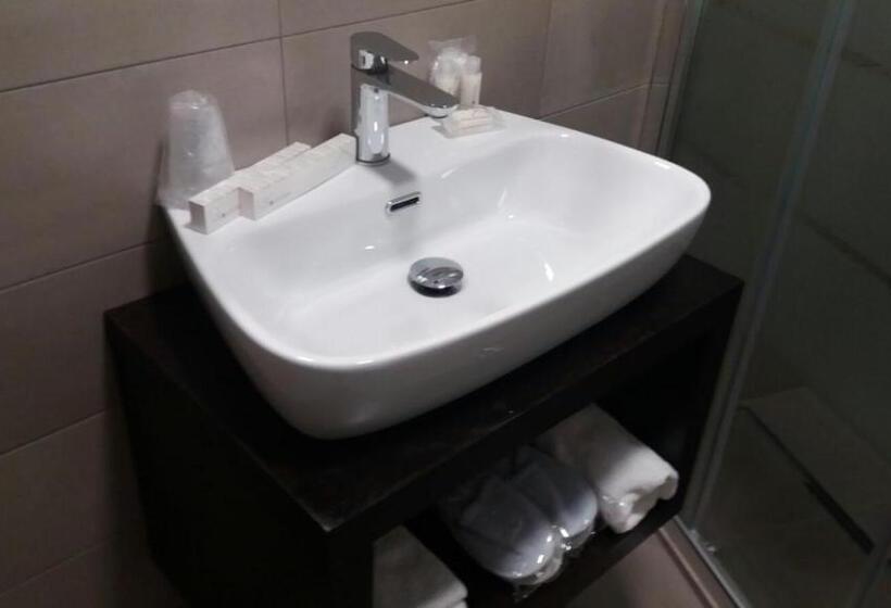 اتاق استاندارد, 8room