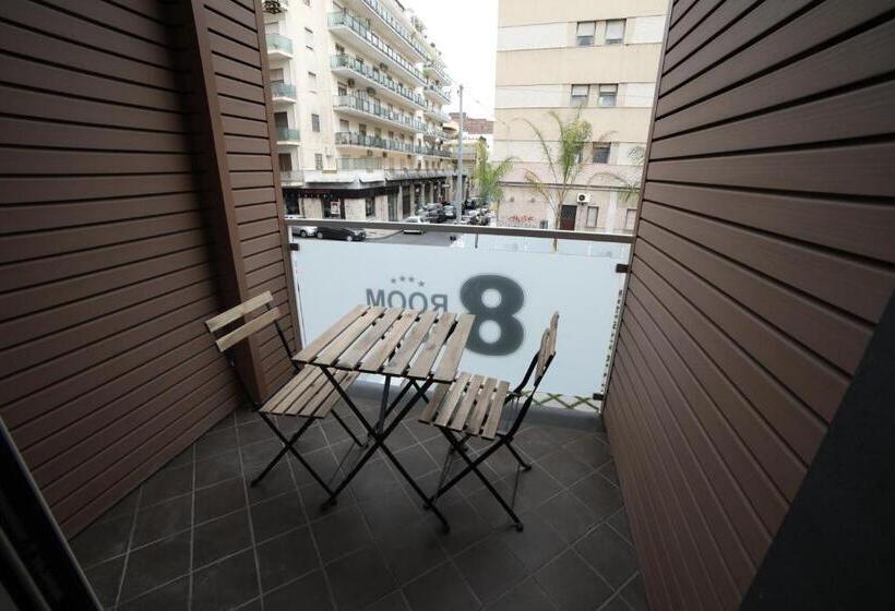 اتاق استاندارد یک نفره, 8room