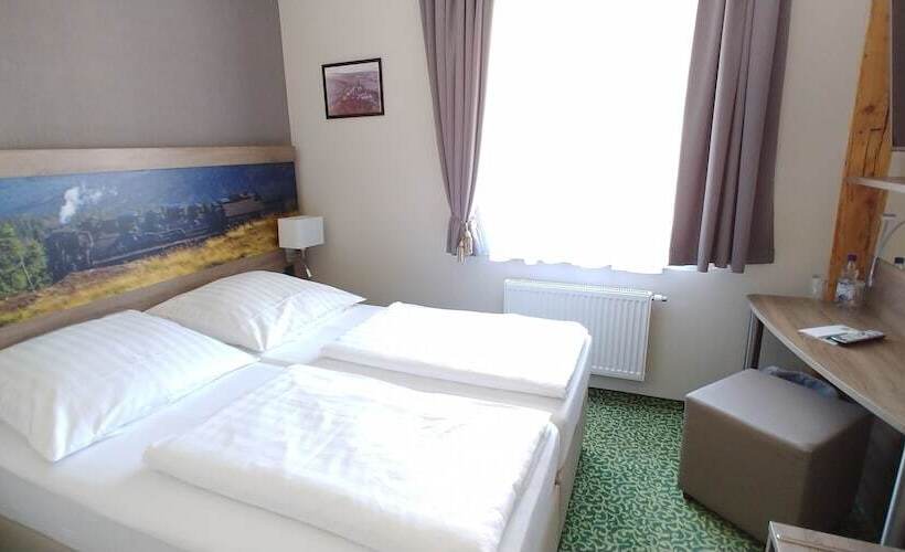 חדר אקונומי, Alte Brennerei