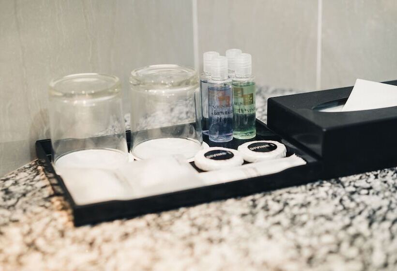 デラックスルーム, Le Venue