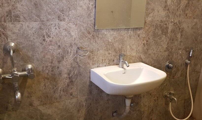 Chambre Deluxe, Bhagwati Lodging