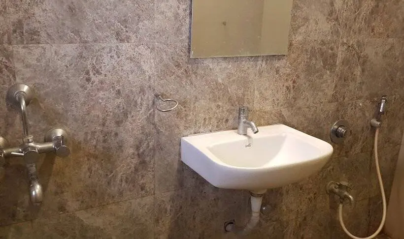 デラックスルーム, Bhagwati Lodging