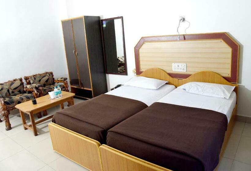 חדר דלוקס, Sharada International