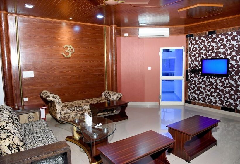 סוויטה, Sharada International