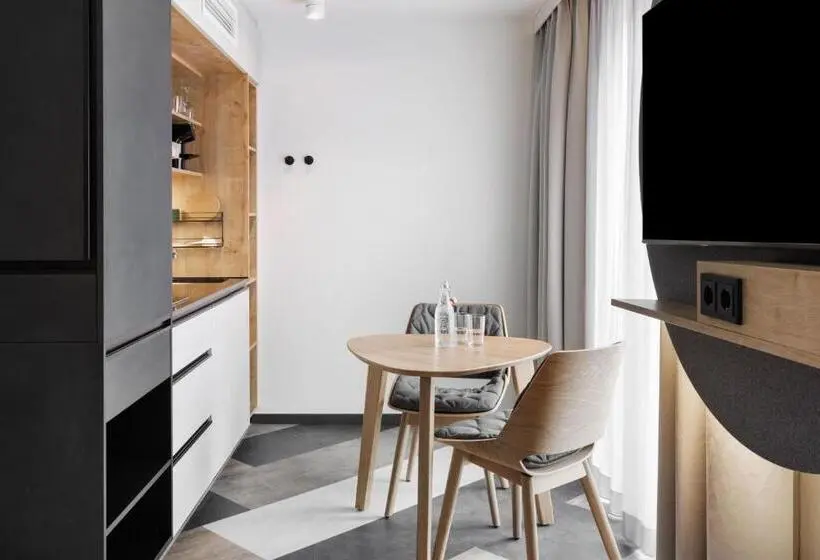 استودیوی استاندارد, Stay Kooook Munich City