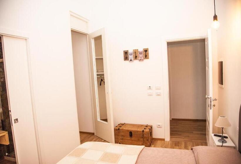 اتاق لوکس, Storie Di Mare