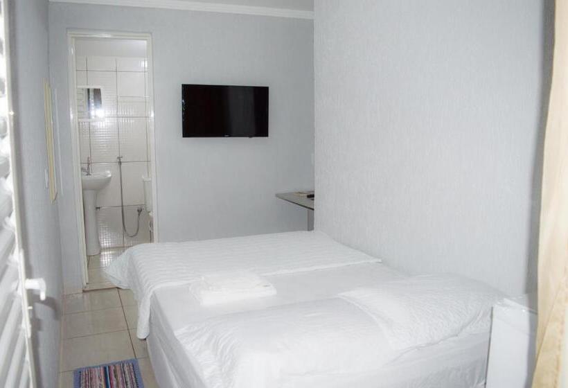 اتاق اکونومی, Hostel Prime