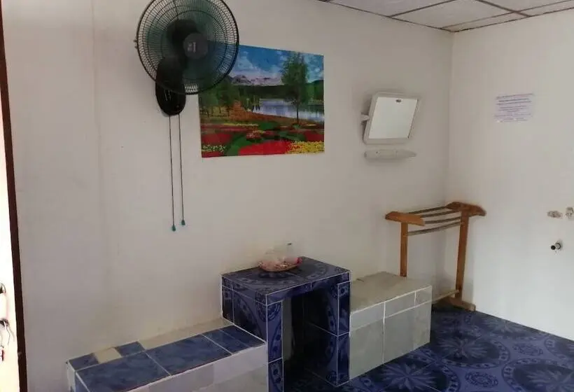 اتاق استاندارد یک نفره, Kanjana Resort