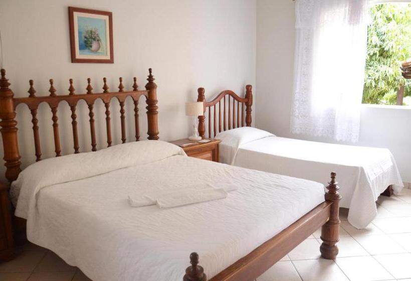 스탠다드 트리플 룸, Santa Amalia