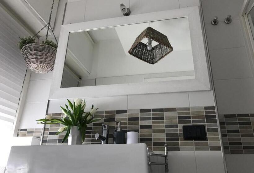 اتاق سوپریور سه تخته, Righepois