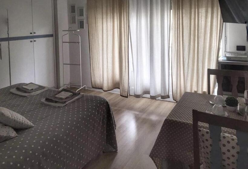 اتاق استاندارد با بالکن و چشمانداز دریا, Righepois