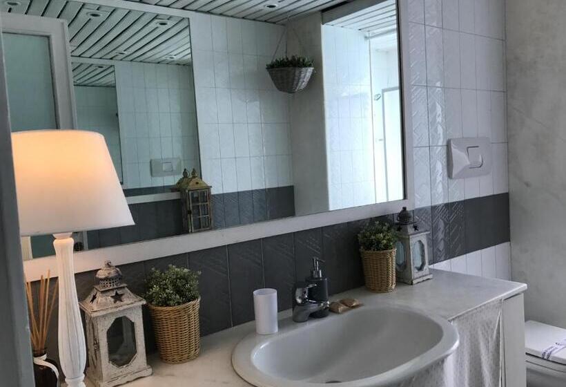 اتاق استاندارد با بالکن و چشمانداز دریا, Righepois