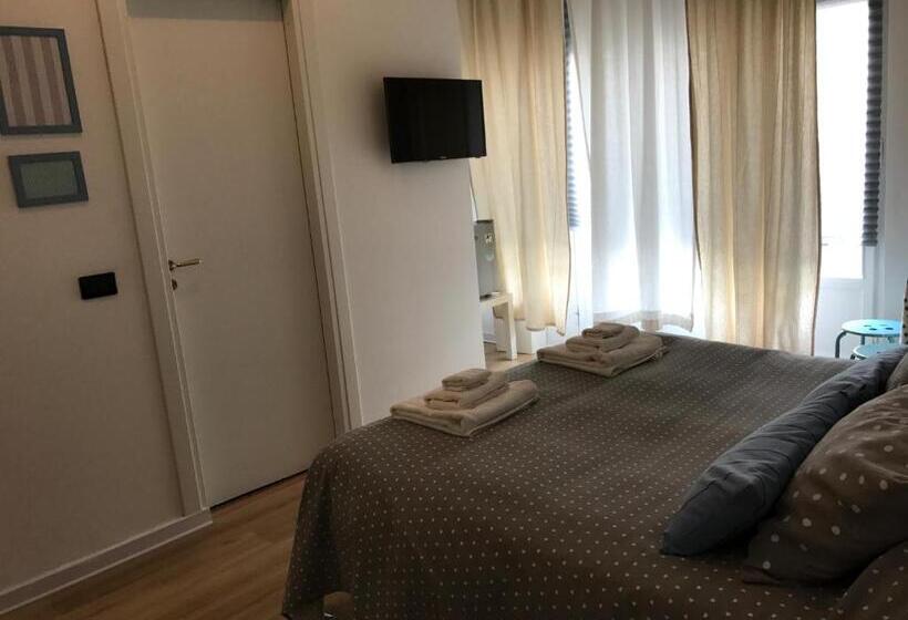 اتاق استاندارد سه تخته با بالکن, Righepois