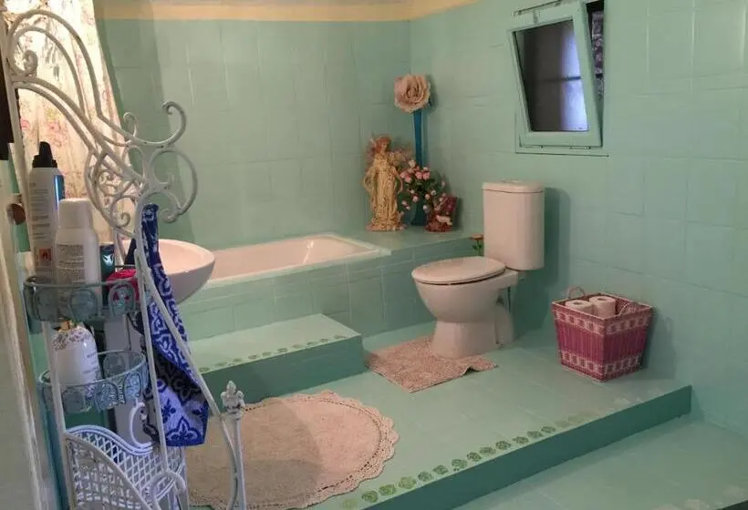 ガーデンビュースタンダード4ベッドルーム, Can Portell By 123ole, B&b Casa Rural