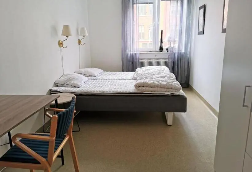 バス共有のスタンダードルーム, Falköpings Vandrarhem/hostel
