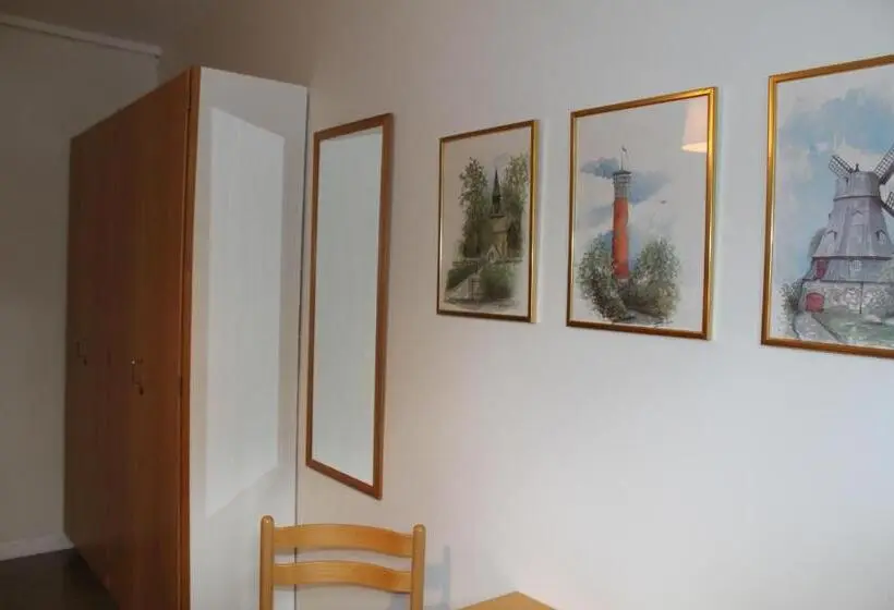 浴室共有スタンダード４人用ルーム, Falköpings Vandrarhem/hostel