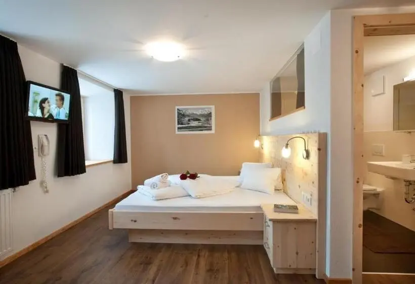 Standard-huone, Hofer