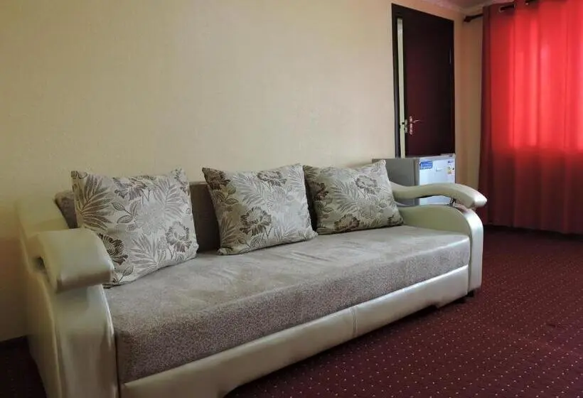 سوییت خانوادگی, Inn Kochevnik